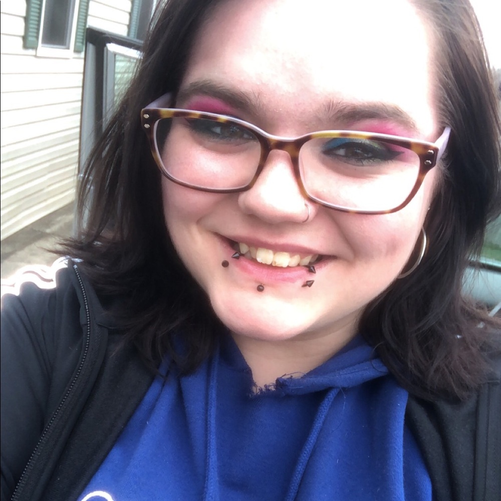 Meet your Posher, Veronica